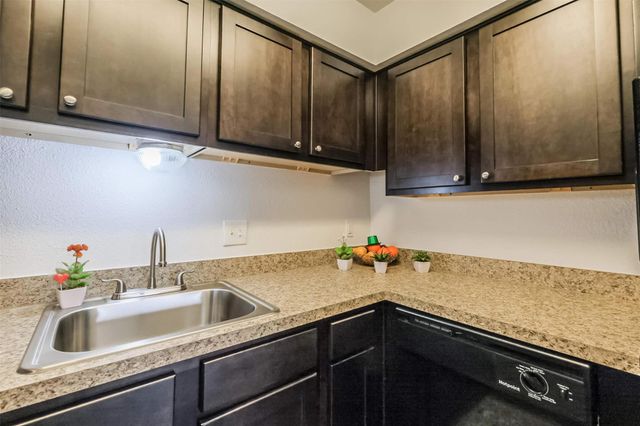 5900 N Braeswood Blvd 245, Houston, TX 77074