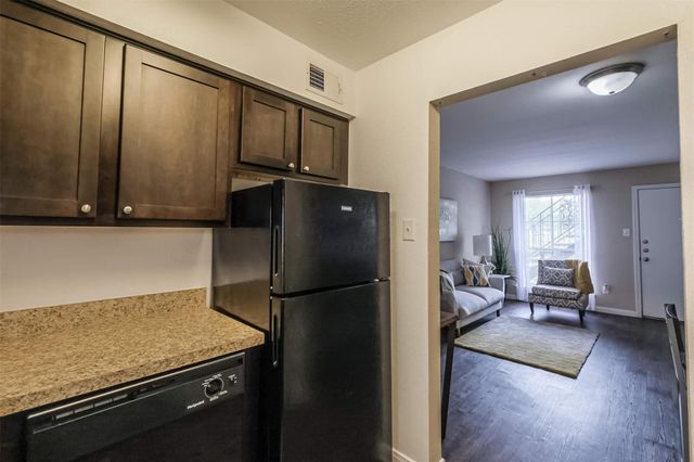 5900 N Braeswood Blvd 245, Houston, TX 77074