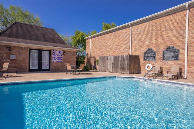 5900 N Braeswood Blvd 245, Houston, TX 77074