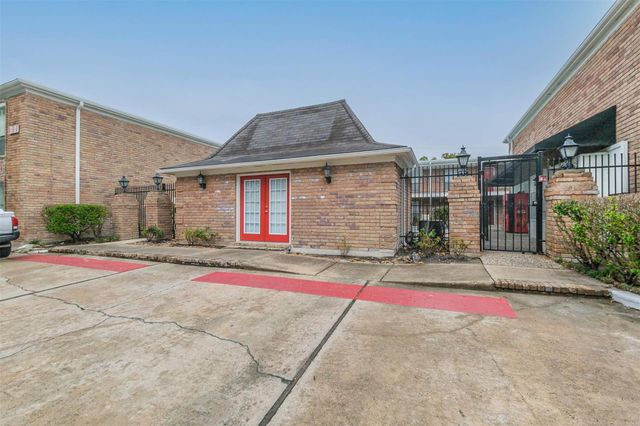 5900 N Braeswood Blvd 245, Houston, TX 77074