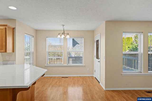 1669 Abbie Av SE, Salem, OR 97306