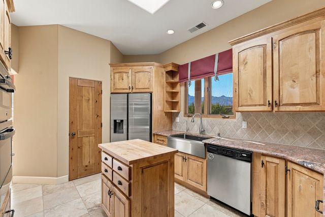 2 Lees Road, Placitas, NM 87043