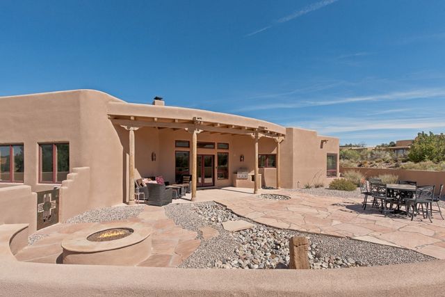 2 Lees Road, Placitas, NM 87043