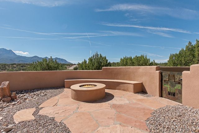 2 Lees Road, Placitas, NM 87043