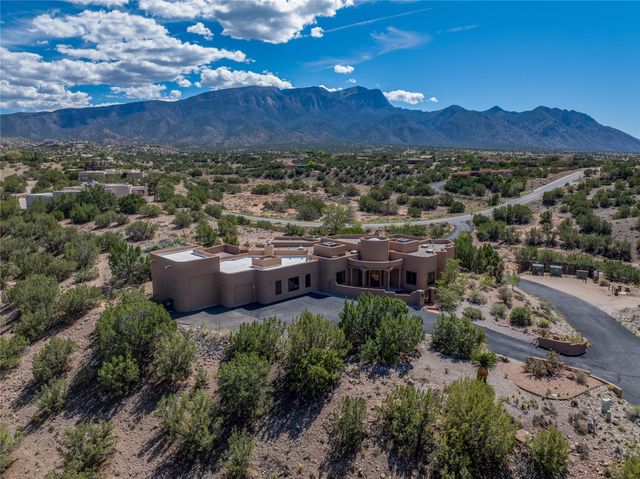 2 Lees Road, Placitas, NM 87043