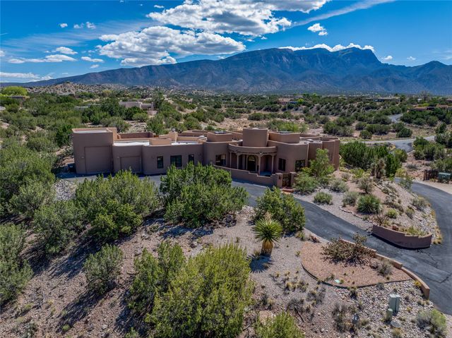 2 Lees Road, Placitas, NM 87043