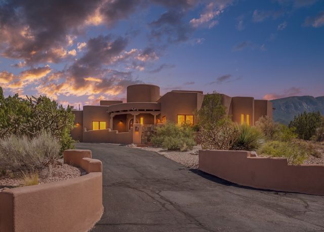 2 Lees Road, Placitas, NM 87043
