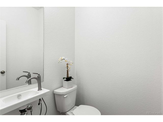 22391 E 46th Ave, Aurora, CO 80019