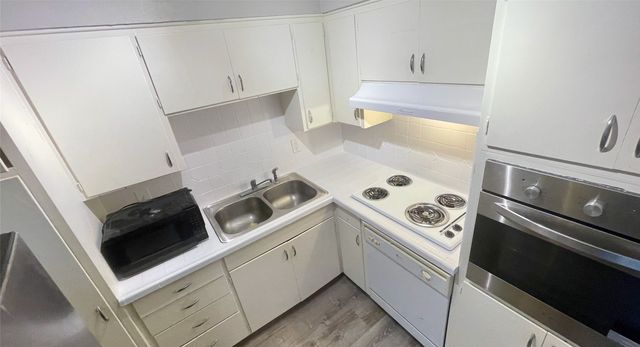 3215 Douglas Avenue 201, Dallas, TX 75219