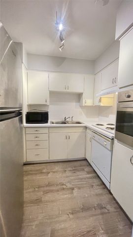 3215 Douglas Avenue 201, Dallas, TX 75219