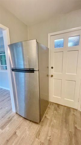 3215 Douglas Avenue 201, Dallas, TX 75219