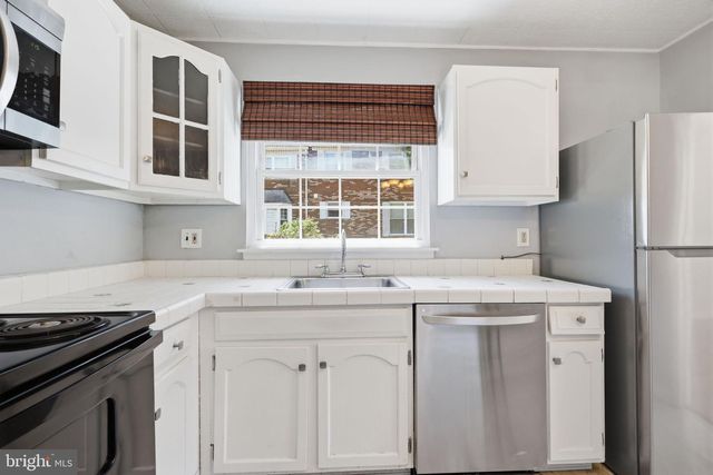 392 RUTGERS CT, Bensalem, PA 19020
