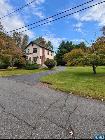 30 Annin Road, West Caldwell, NJ 07006