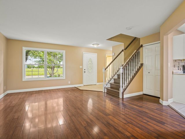 2006 Grandview Trail, Belvidere, IL 61008