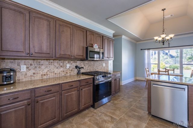 20 Green Laurel Cove, Elmore, AL 36025