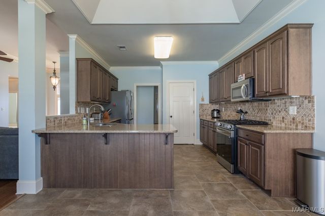 20 Green Laurel Cove, Elmore, AL 36025