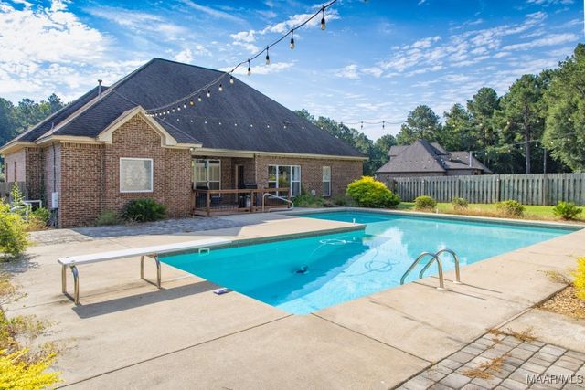 20 Green Laurel Cove, Elmore, AL 36025
