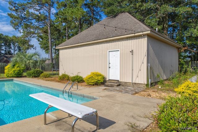 20 Green Laurel Cove, Elmore, AL 36025