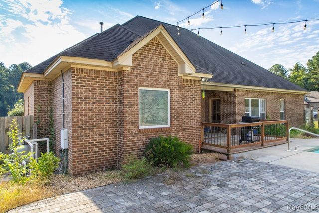 20 Green Laurel Cove, Elmore, AL 36025