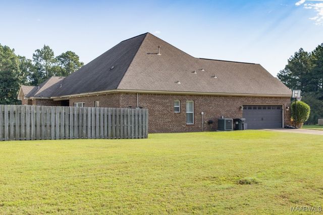 20 Green Laurel Cove, Elmore, AL 36025