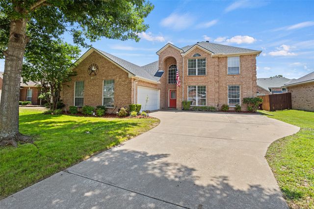2715 Forest Lake Drive, Grand Prairie, TX 75052