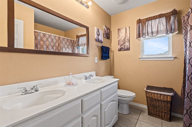 2715 Forest Lake Drive, Grand Prairie, TX 75052