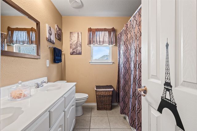 2715 Forest Lake Drive, Grand Prairie, TX 75052