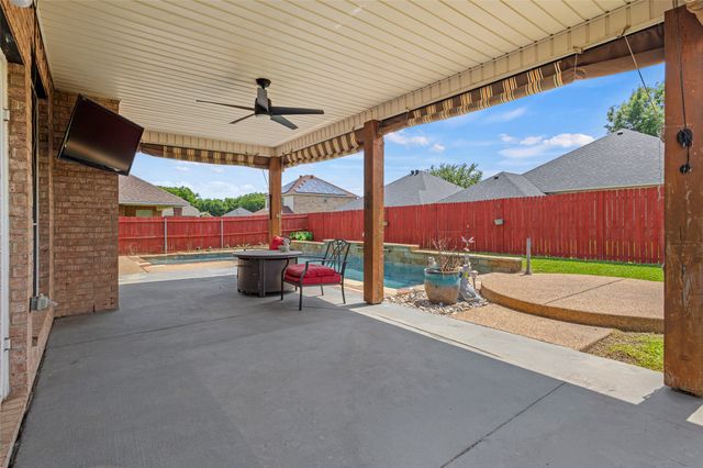 2715 Forest Lake Drive, Grand Prairie, TX 75052