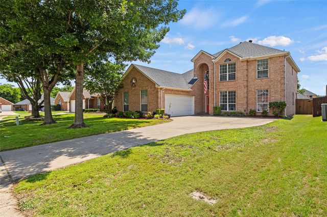 2715 Forest Lake Drive, Grand Prairie, TX 75052