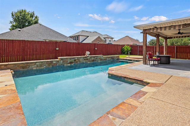 2715 Forest Lake Drive, Grand Prairie, TX 75052