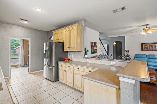 2715 Forest Lake Drive, Grand Prairie, TX 75052