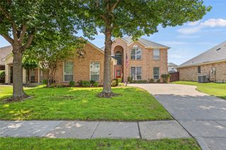 2715 Forest Lake Drive, Grand Prairie, TX 75052