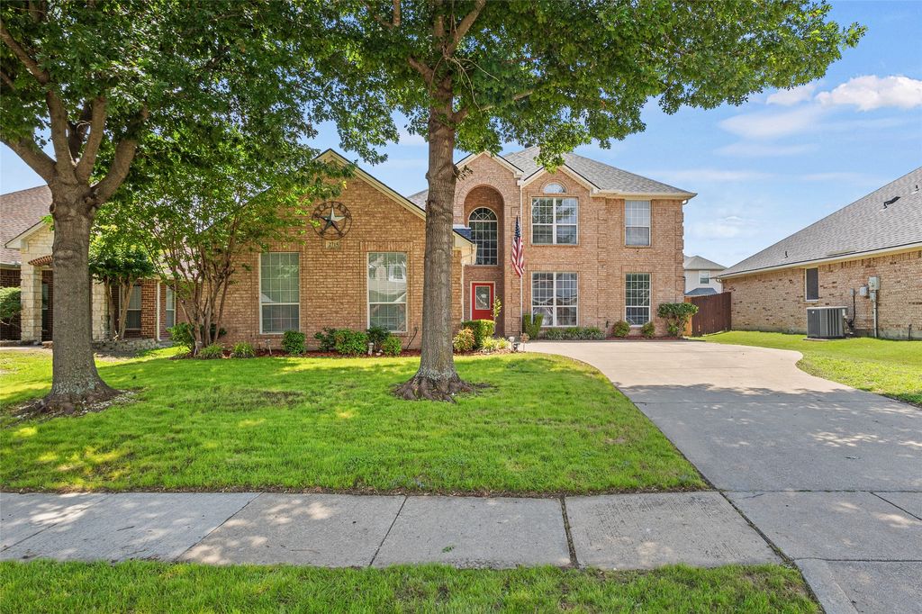 2715 Forest Lake Drive, Grand Prairie, TX 75052