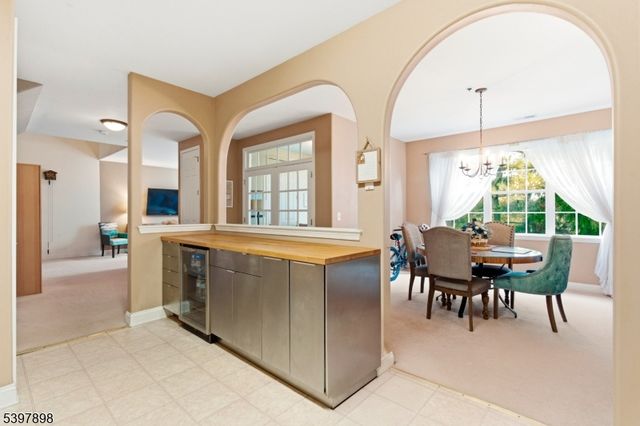 106 Limerick Ln, Lopatcong Twp., NJ 08865