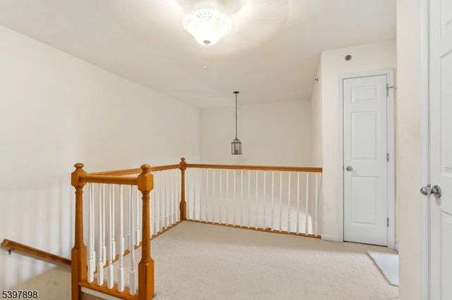 106 Limerick Ln, Lopatcong Twp., NJ 08865