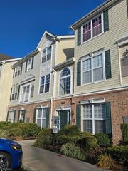 106 Limerick Ln, Lopatcong Twp., NJ 08865