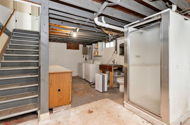 703 Mafred Drive, Norwalk, IA 50728