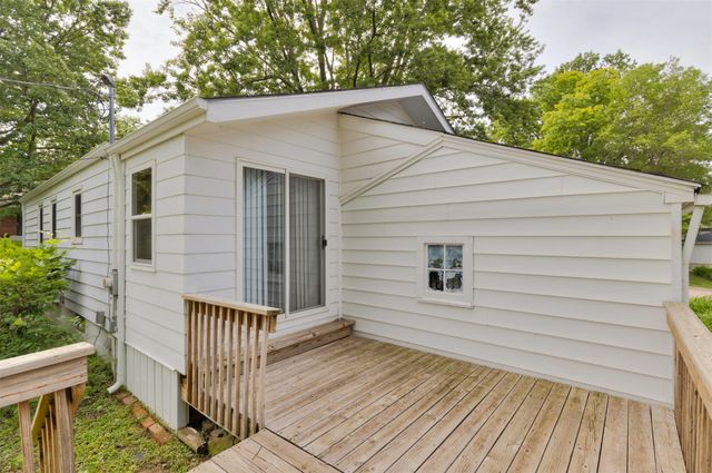 703 Mafred Drive, Norwalk, IA 50728
