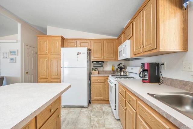 525 W El Norte Parkway 301, Escondido, CA 92026