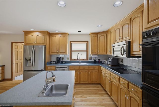 1642 Rhodes Loop, Madison, NC 27025
