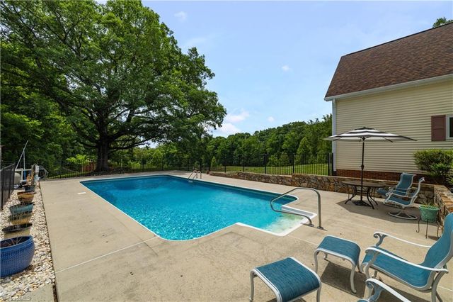 1642 Rhodes Loop, Madison, NC 27025