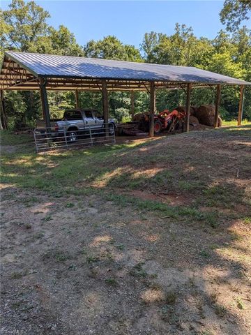 1642 Rhodes Loop, Madison, NC 27025