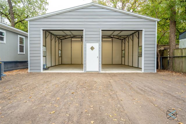 200 Pecos Drive, Mabank, TX 75156