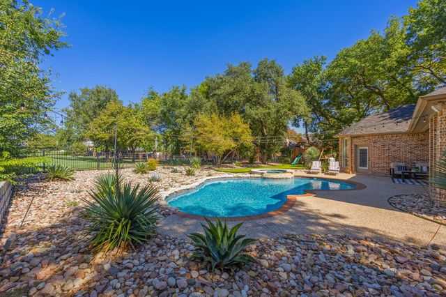 2304 Fairway Circle, Heath, TX 75032