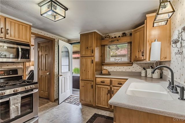 118 East Avenue, Webb, NY 13331