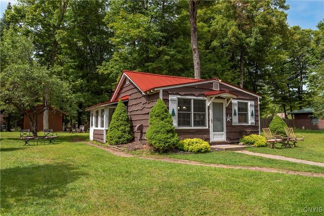 118 East Avenue, Webb, NY 13331