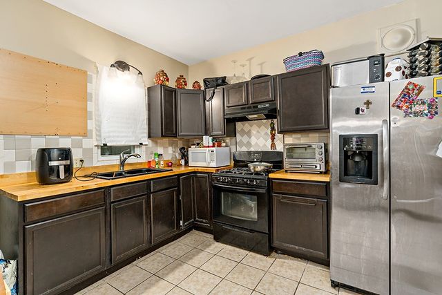 975 Thompson Ave, Donora, PA 15033