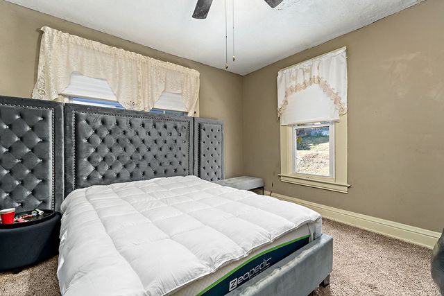 975 Thompson Ave, Donora, PA 15033