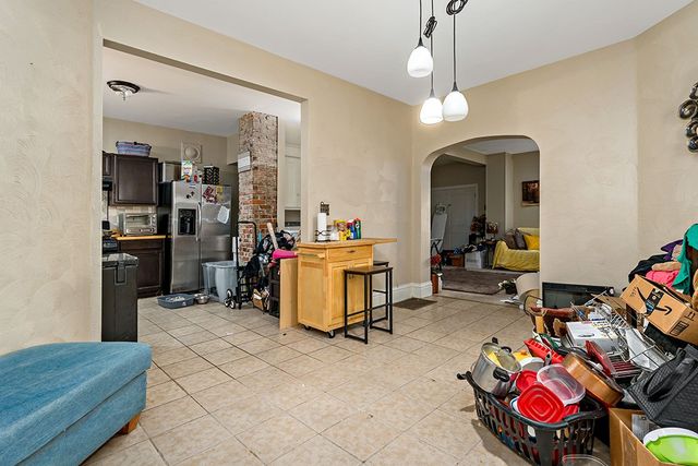 975 Thompson Ave, Donora, PA 15033