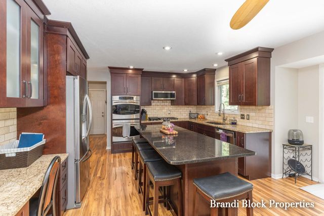 3733 Webber Pines Drive Ne, Plainfield Twp, MI 49525